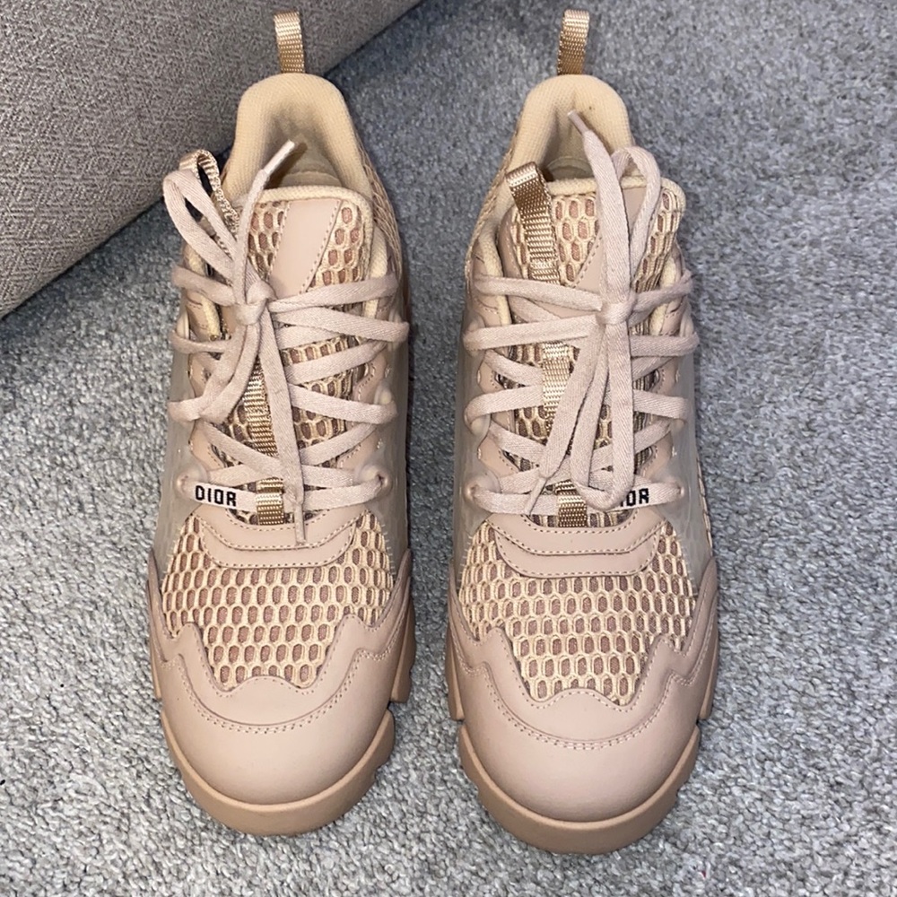 DIOR Women D CONNECT Sneaker